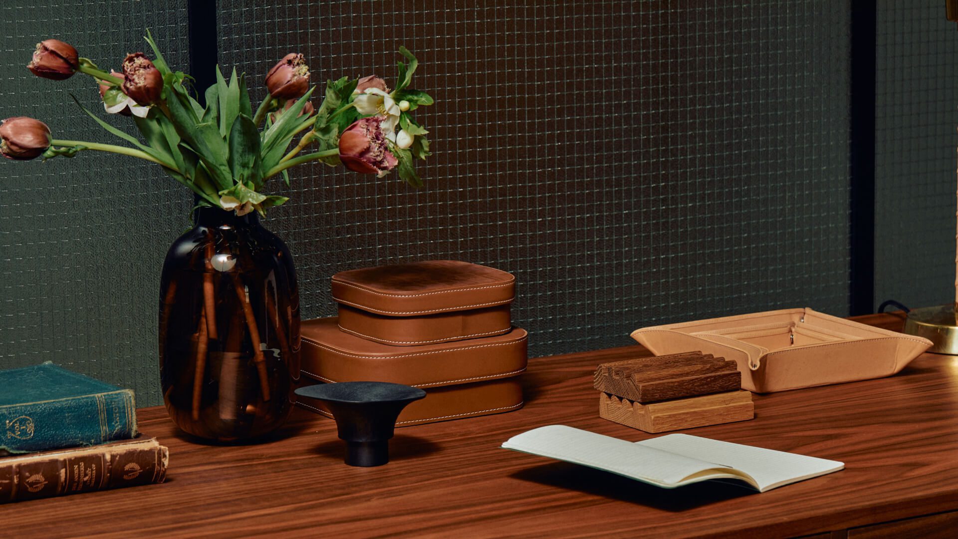 Vieno Vase by Antrei Hartikainen & Katriina Nuutinen |