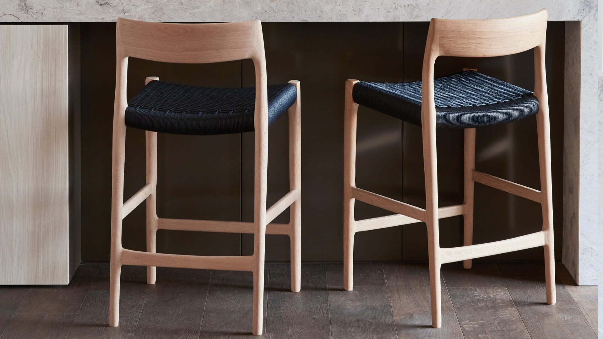 Møller 77C Stool