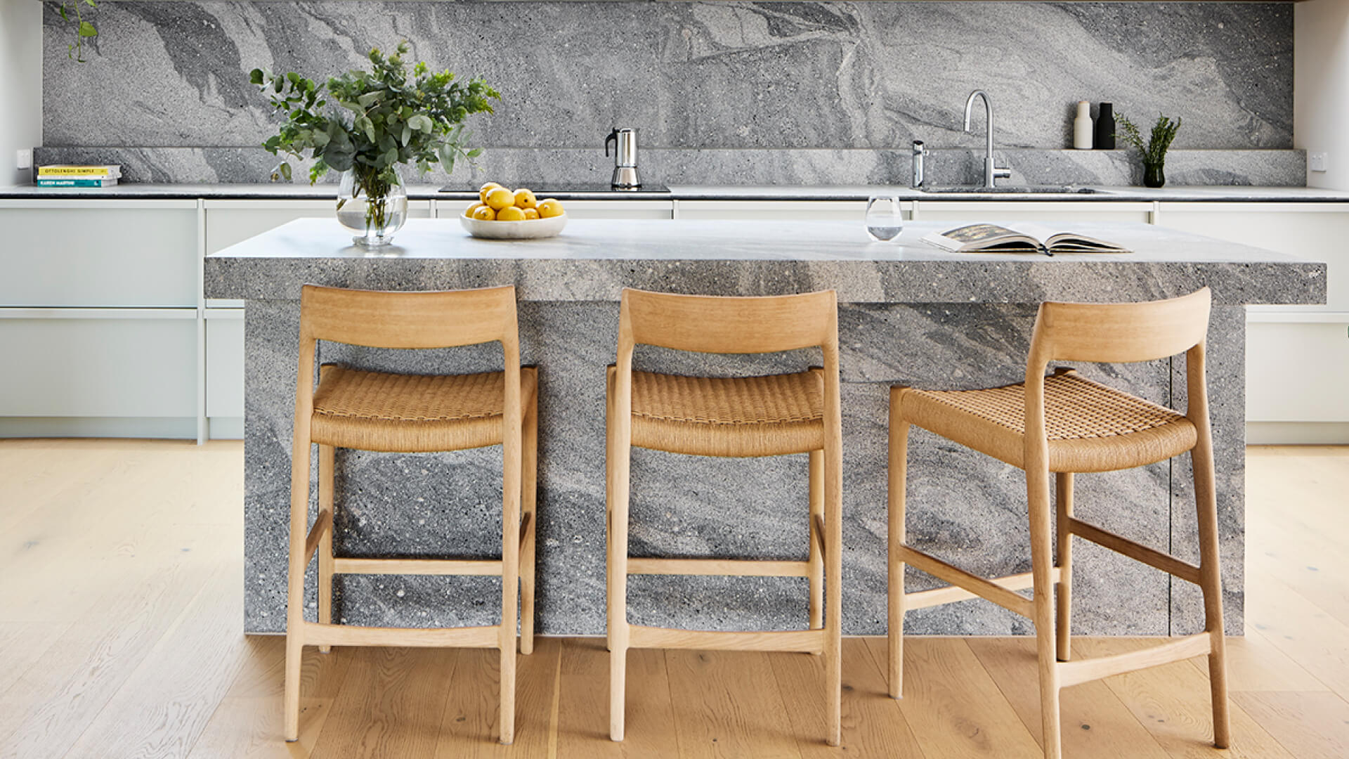 Møller 77C Stool