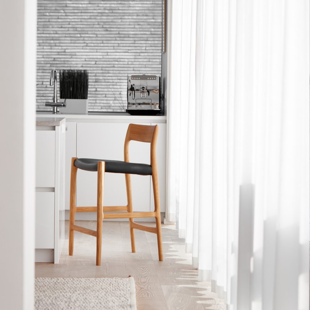 Møller 77C Stool