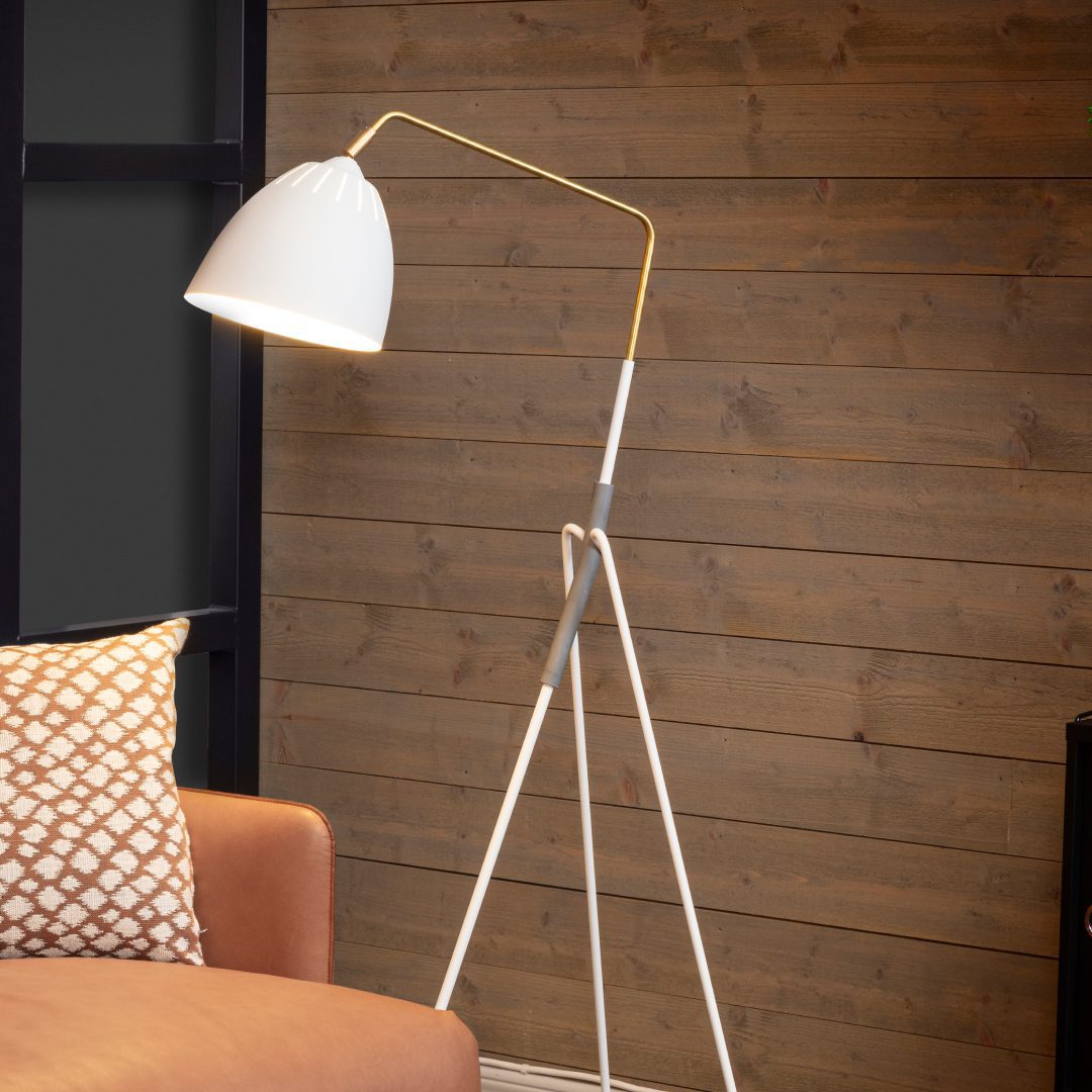 Lean Floor Lamp