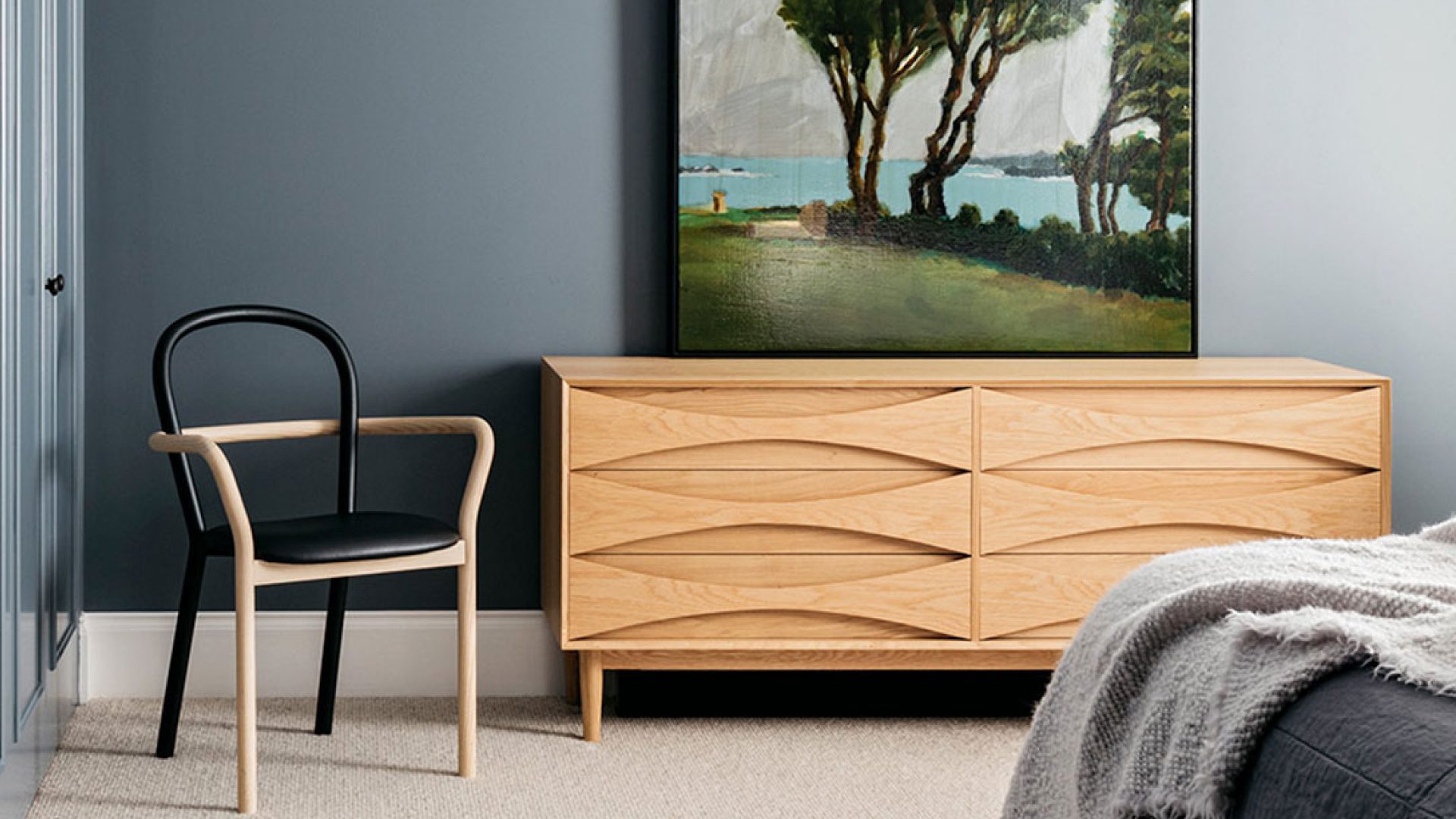 AV08 Bank of Drawers
