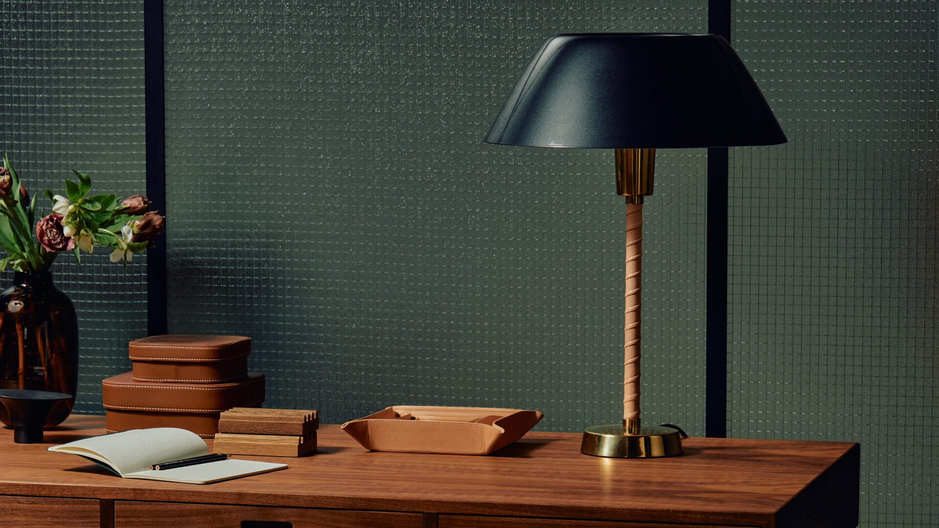 Senator Table Lamp