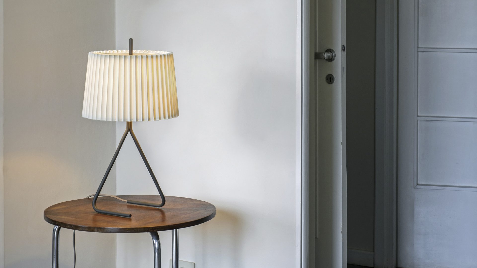Fliegenbein Table Lamp