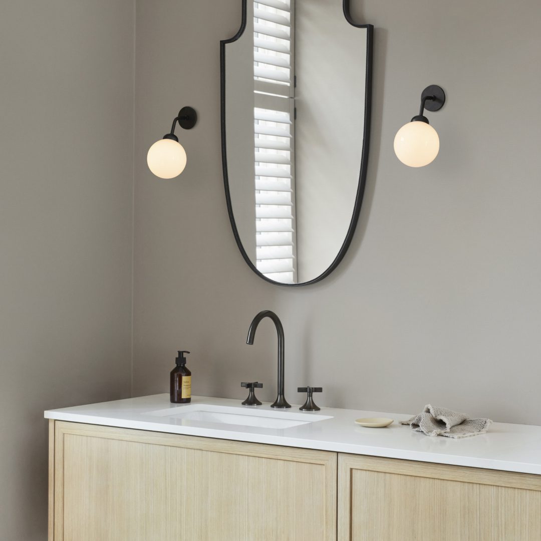Apiales Wall Lamp