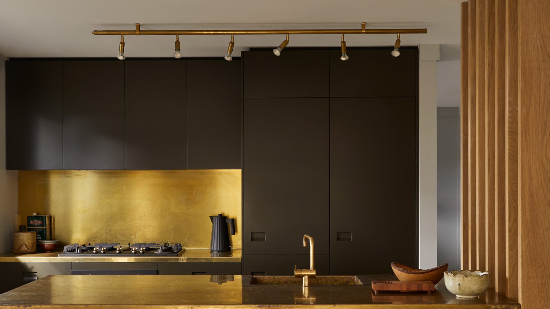 Star 6 ceiling light by Jonas Bohlin | Hard-wired | Rough copper | W200cm x H22cm | LED bulbs included