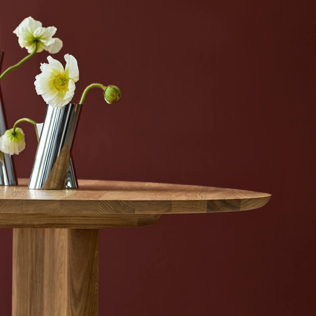 Tangent Table Round